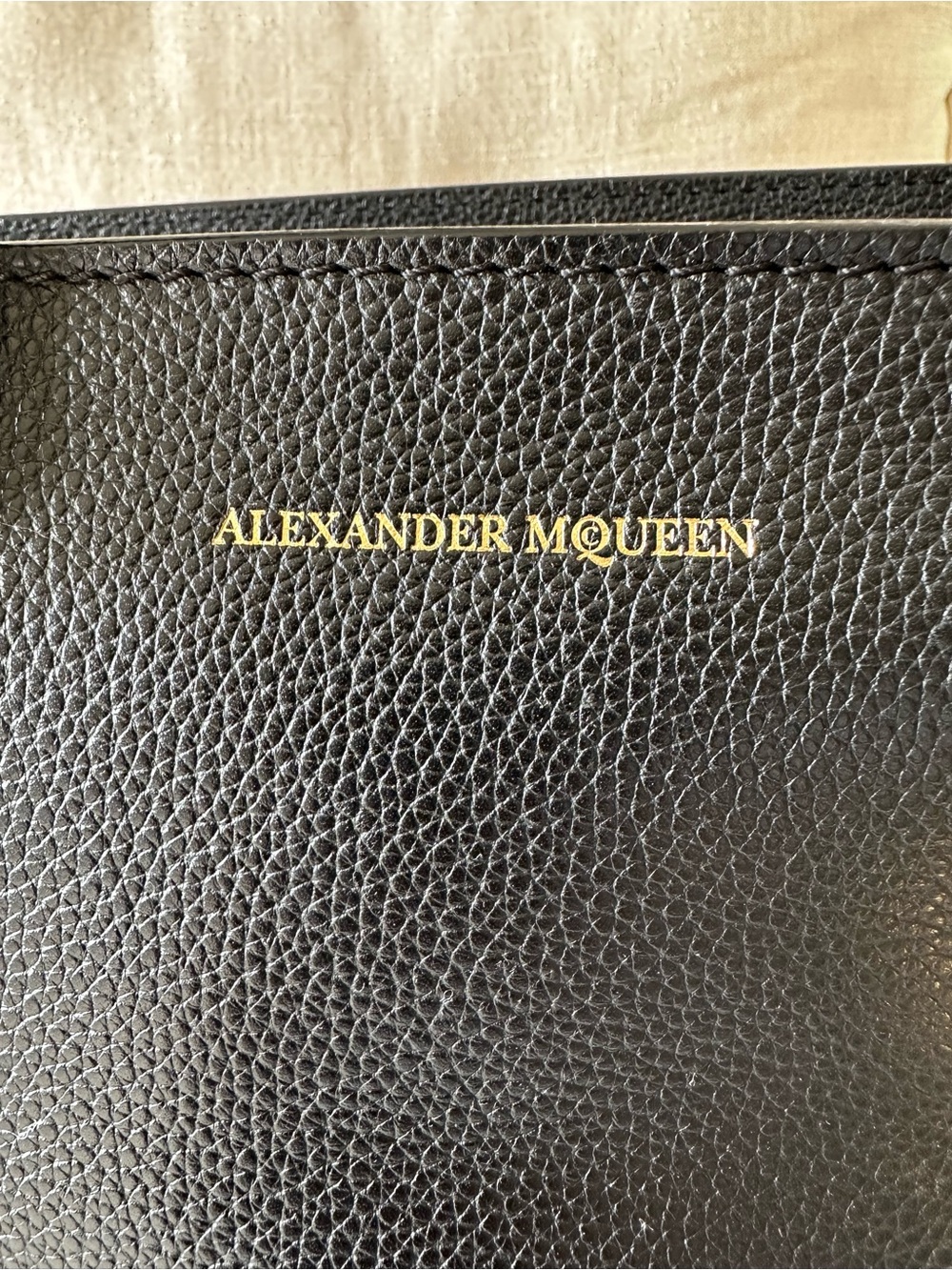 ALEXANDER MCQUEEN Large Padlock Tote Bag Gold Skull Black Leather - Picture 7 of 16